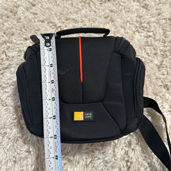 Case Logic Camera Case - Picture 3 of 8